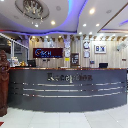 Global City Hotel Maligawatta Экстерьер фото