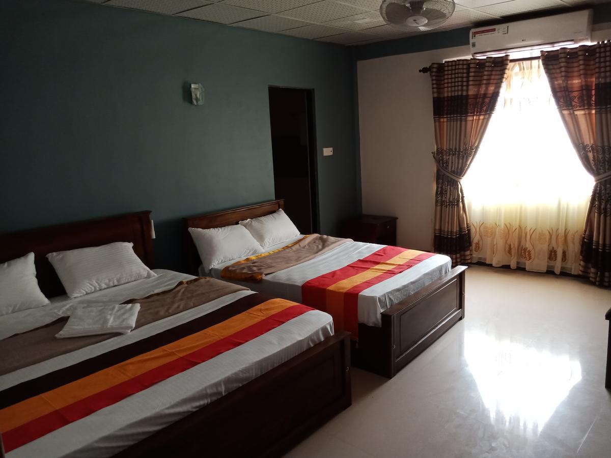 Global City Hotel Maligawatta Экстерьер фото
