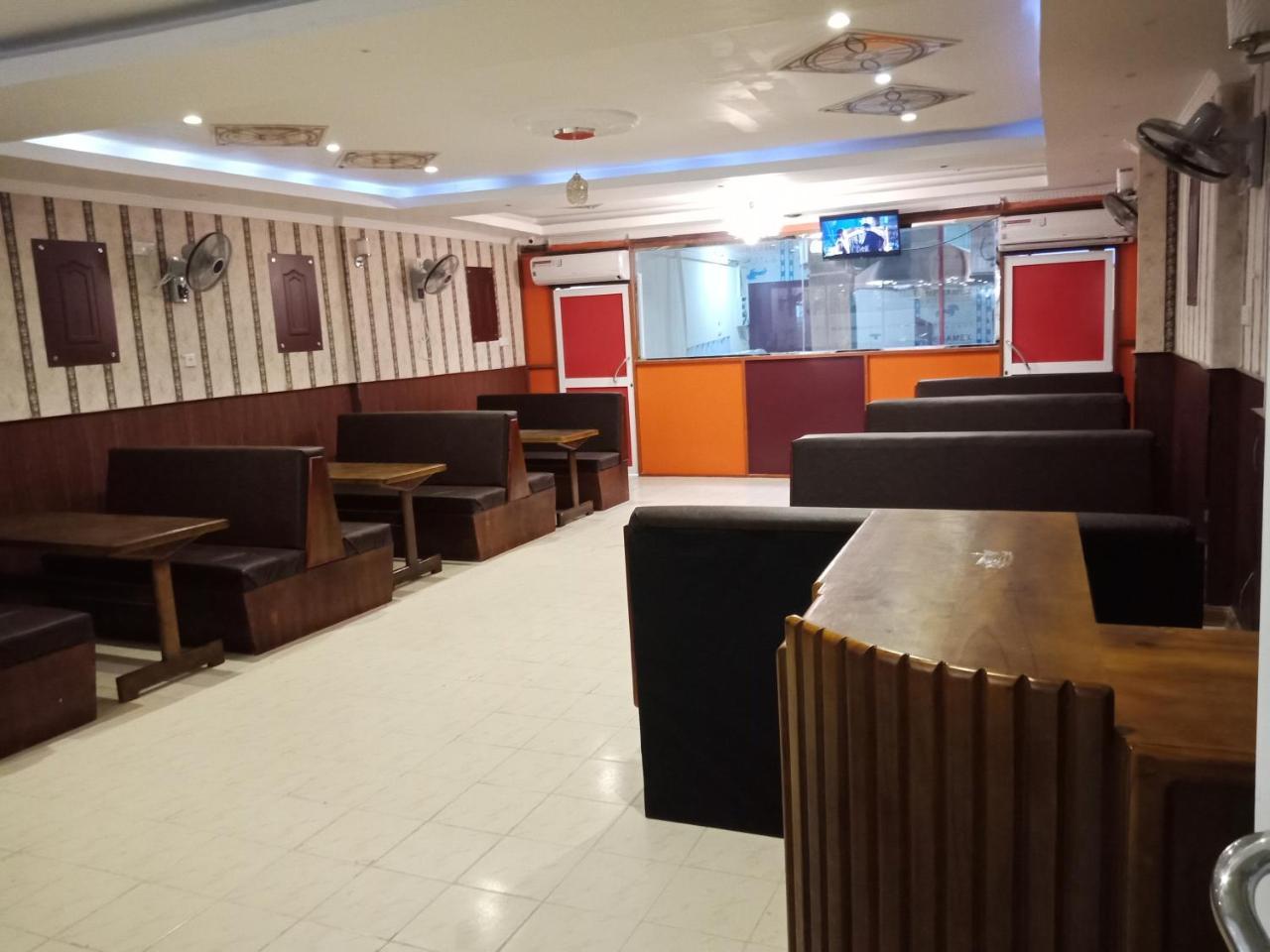 Global City Hotel Maligawatta Экстерьер фото