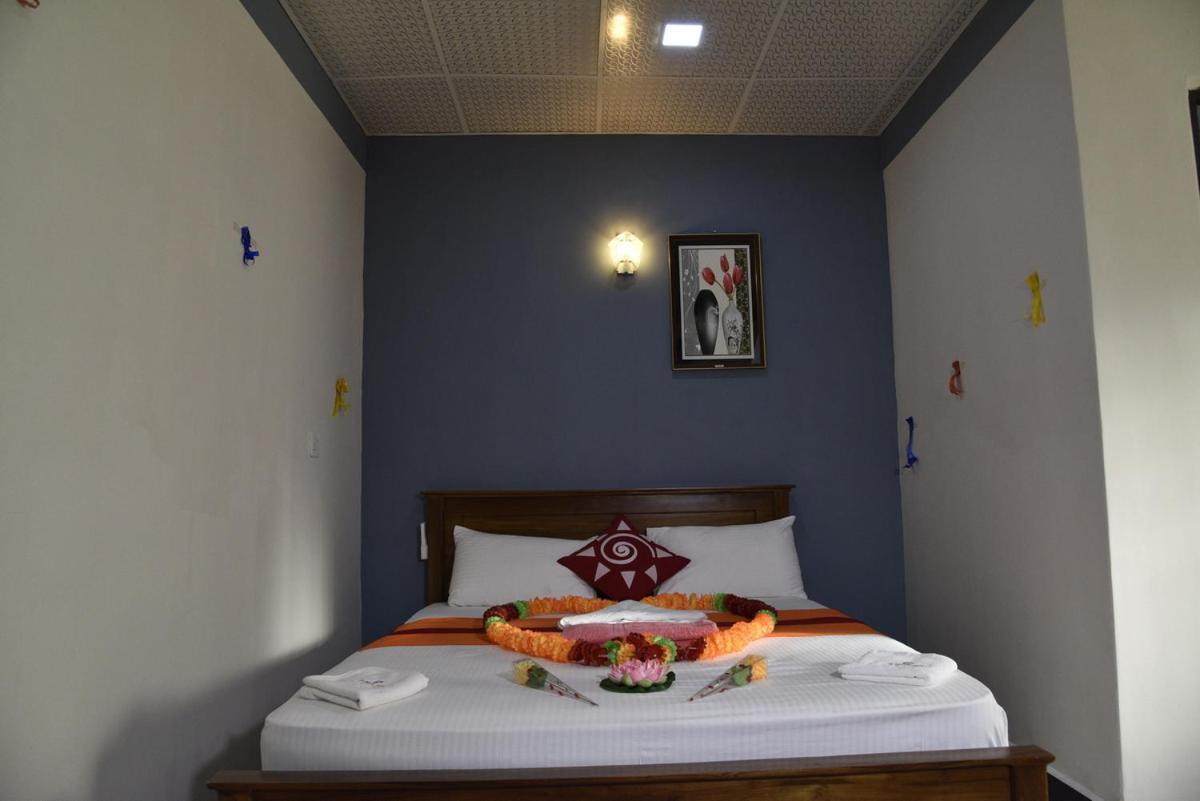 Global City Hotel Maligawatta Экстерьер фото