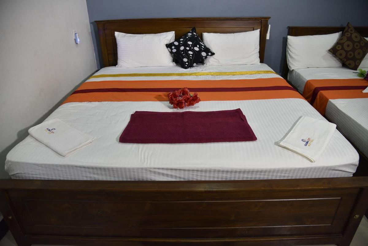 Global City Hotel Maligawatta Экстерьер фото