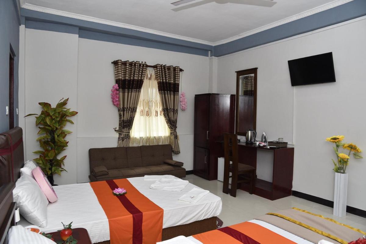 Global City Hotel Maligawatta Экстерьер фото