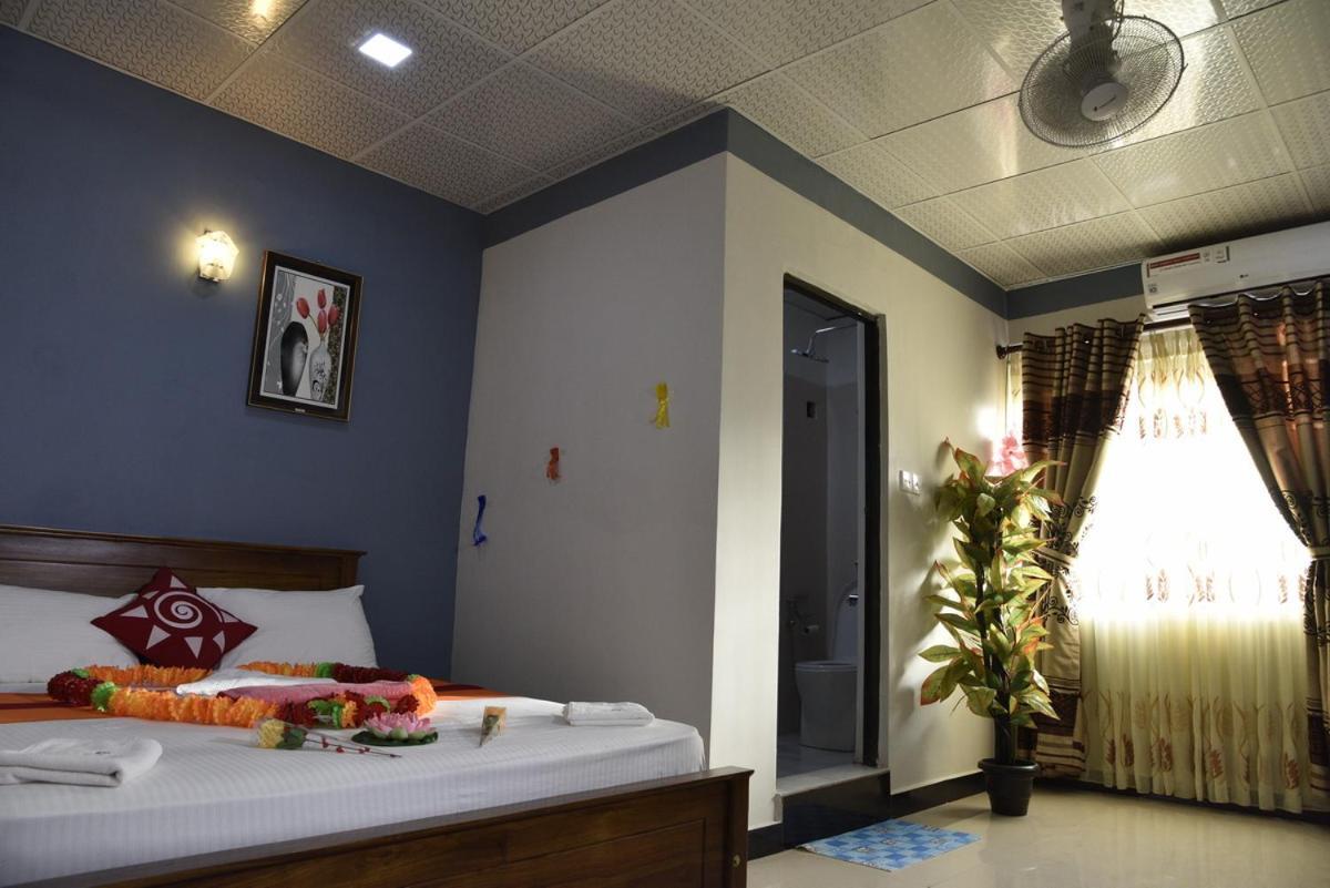 Global City Hotel Maligawatta Экстерьер фото