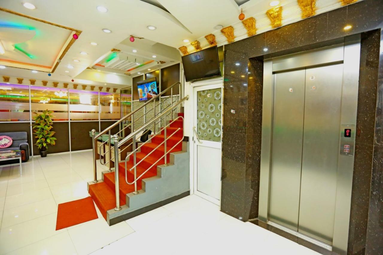 Global City Hotel Maligawatta Экстерьер фото